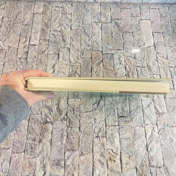 Stokes Backyard Bird Book Complete Guide Attracting Identifying Birds - Picture 4 of 5